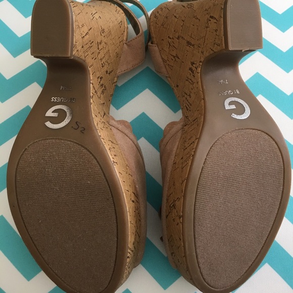 G by Guess Tan Cork Heeled Wedge 7.5 - Picture 3 of 8